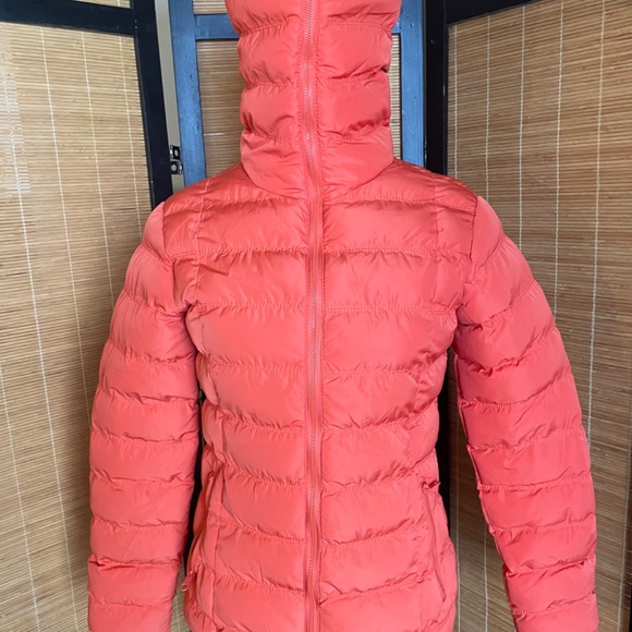Women’s Red-orange Mudo FTS64 Puffer Jacket with hood Small - Picture 3 of 5